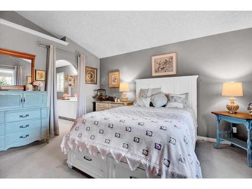 209 West Creek Springs, Chestermere, AB - Indoor Photo Showing Bedroom