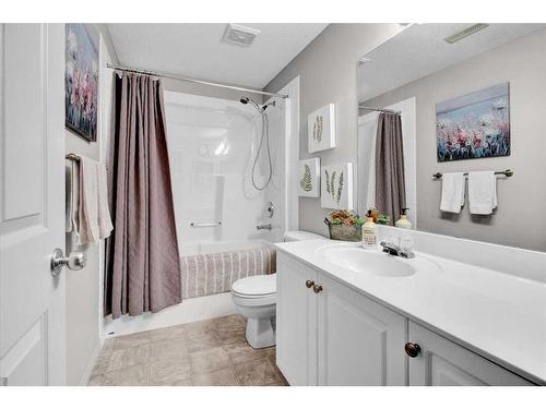 209 West Creek Springs, Chestermere, AB - Indoor Photo Showing Bathroom