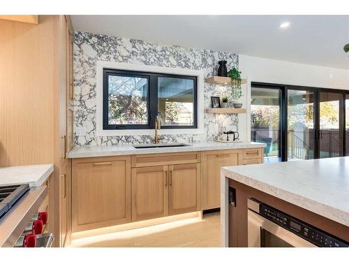 1116 Varsity Estates Drive Nw, Calgary, AB - Indoor Photo Showing Kitchen