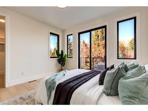 1116 Varsity Estates Drive Nw, Calgary, AB - Indoor Photo Showing Bedroom