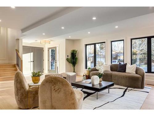 1116 Varsity Estates Drive Nw, Calgary, AB - Indoor Photo Showing Living Room