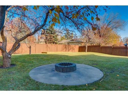 1116 Varsity Estates Drive Nw, Calgary, AB - Outdoor With Backyard