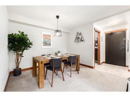 212-315 50 Avenue Sw, Calgary, AB - Indoor Photo Showing Dining Room