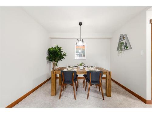 212-315 50 Avenue Sw, Calgary, AB - Indoor Photo Showing Dining Room