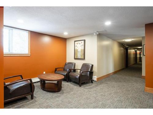 212-315 50 Avenue Sw, Calgary, AB - Indoor