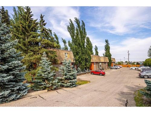 212-315 50 Avenue Sw, Calgary, AB - Outdoor