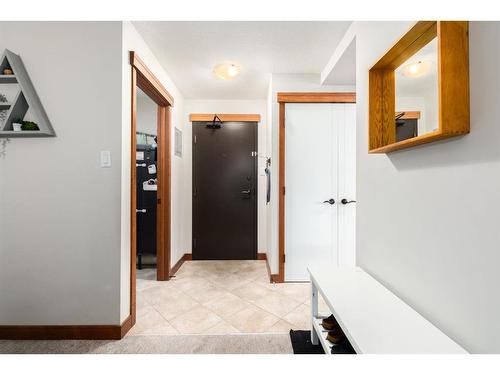 212-315 50 Avenue Sw, Calgary, AB - Indoor Photo Showing Other Room