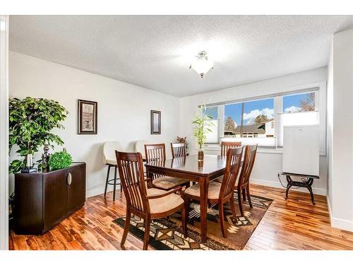 7403 Hunterhaven Place Nw, Calgary, AB - Indoor Photo Showing Dining Room