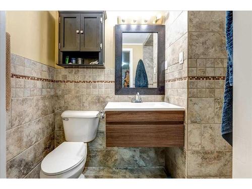 7403 Hunterhaven Place Nw, Calgary, AB - Indoor Photo Showing Bathroom