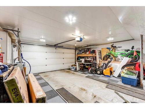 7403 Hunterhaven Place Nw, Calgary, AB - Indoor Photo Showing Garage