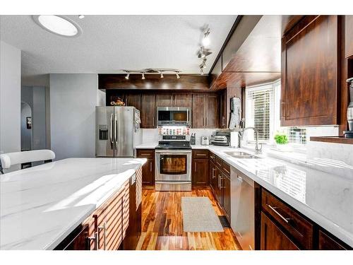 7403 Hunterhaven Place Nw, Calgary, AB - Indoor Photo Showing Kitchen