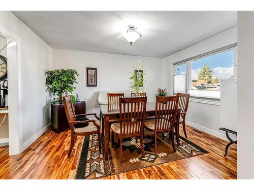 7403 Hunterhaven Place Nw, Calgary, AB - Indoor Photo Showing Dining Room