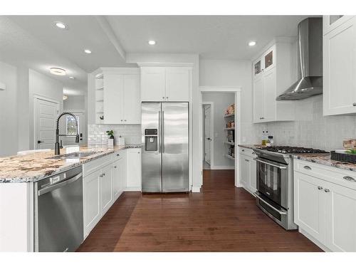 305 Evanspark Gardens Nw, Calgary, AB - Indoor Photo Showing Kitchen With Upgraded Kitchen