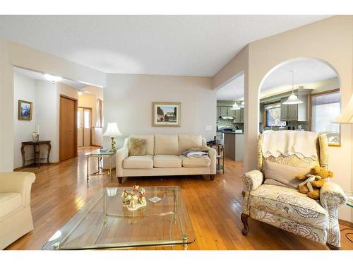 52 Arbour Ridge Way Nw, Calgary, AB - Indoor Photo Showing Living Room