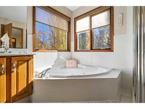 52 Arbour Ridge Way Nw, Calgary, AB - Indoor Photo Showing Bathroom