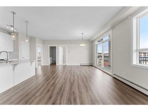 408-35 Walgrove Se, Calgary, AB - Indoor Photo Showing Kitchen With Double Sink