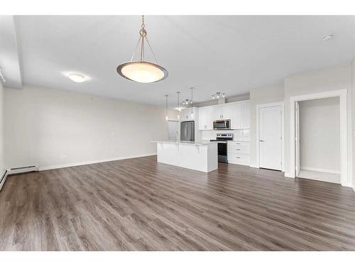 408-35 Walgrove Se, Calgary, AB - Indoor Photo Showing Kitchen