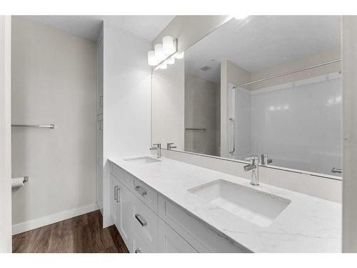 408-35 Walgrove Se, Calgary, AB - Indoor Photo Showing Bathroom