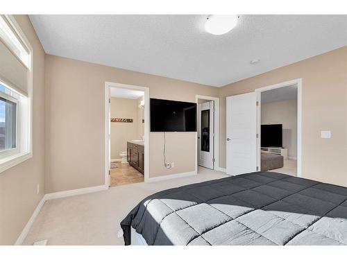 333 Clydesdale Way, Cochrane, AB - Indoor Photo Showing Bedroom