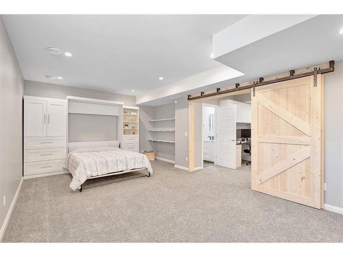 333 Clydesdale Way, Cochrane, AB - Indoor Photo Showing Bedroom