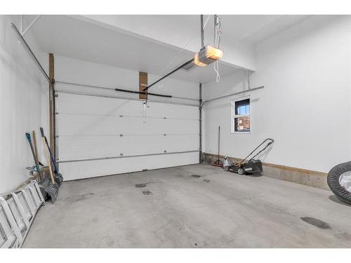 333 Clydesdale Way, Cochrane, AB - Indoor Photo Showing Garage