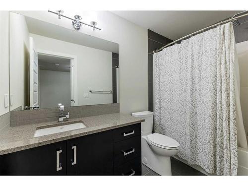 1-1931 28 Street Sw, Calgary, AB - Indoor Photo Showing Bathroom