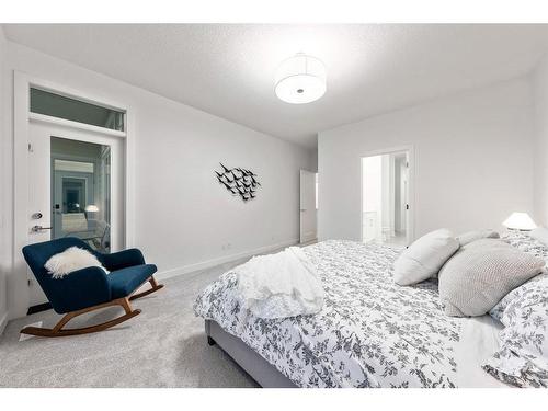 21 Cimarron Estates, Okotoks, AB - Indoor Photo Showing Bedroom