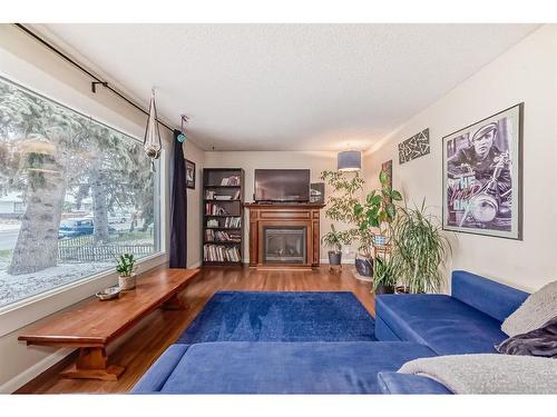 2419 39 Street Se, Calgary, AB - Indoor With Fireplace