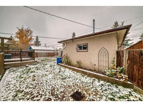 2419 39 Street Se, Calgary, AB - Outdoor