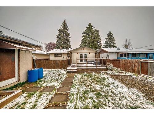 2419 39 Street Se, Calgary, AB - Outdoor