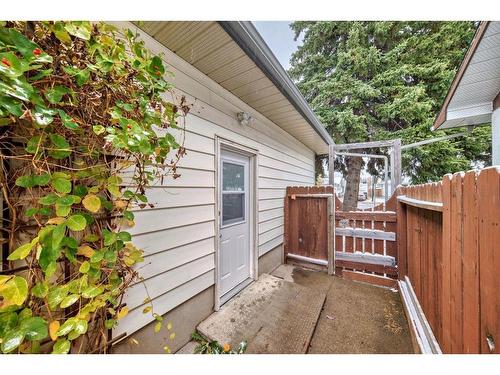 2419 39 Street Se, Calgary, AB - Outdoor With Exterior