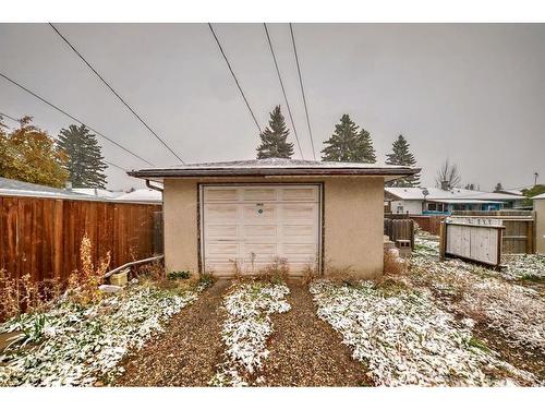 2419 39 Street Se, Calgary, AB - Outdoor