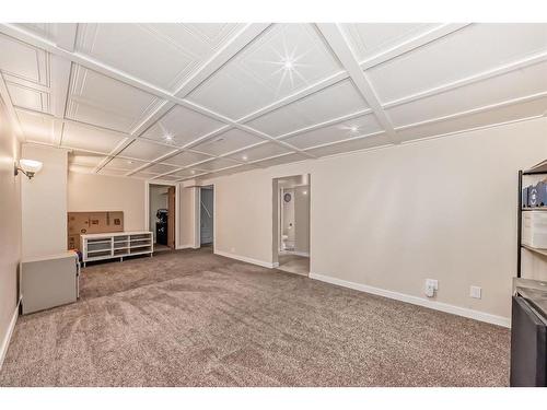 2419 39 Street Se, Calgary, AB - Indoor Photo Showing Other Room