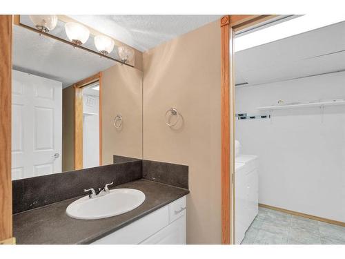 210-8535 Bonaventure Drive Se, Calgary, AB - Indoor Photo Showing Bathroom