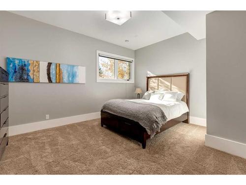 329 Creekstone Rise, Rural Rocky View County, AB - Indoor Photo Showing Bedroom