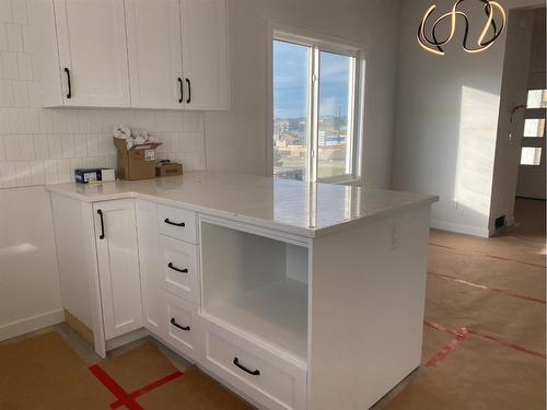 148 Lawson Lane Se, Airdrie, AB - Indoor Photo Showing Kitchen