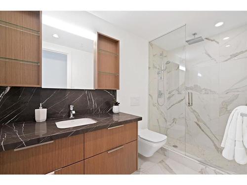 303-128 Waterfront Court Sw, Calgary, AB - Indoor Photo Showing Bathroom