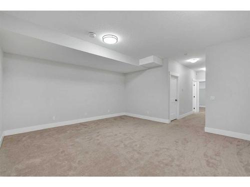 1628 19 Avenue Nw, Calgary, AB - Indoor Photo Showing Other Room