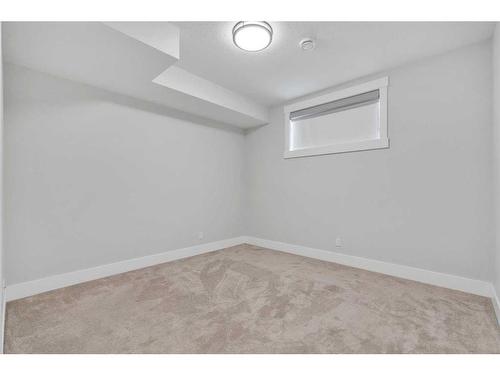 1628 19 Avenue Nw, Calgary, AB - Indoor Photo Showing Other Room