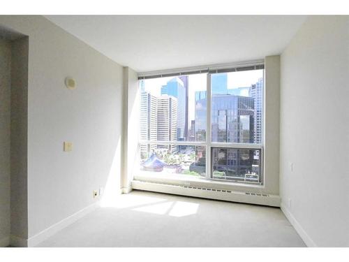 1615-222 Riverfront Avenue Sw, Calgary, AB - Indoor Photo Showing Other Room