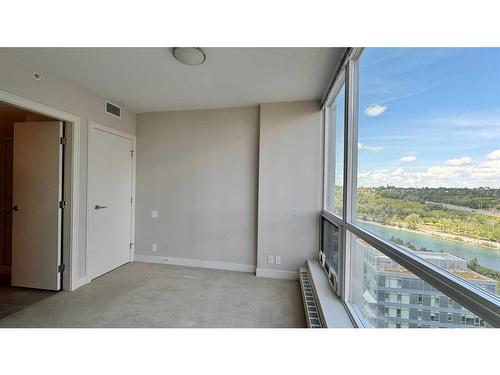 1615-222 Riverfront Avenue Sw, Calgary, AB -  With Balcony With Exterior