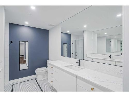 410-8445 Broadcast Avenue Sw, Calgary, AB - Indoor Photo Showing Bathroom