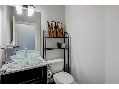 616 Reynolds Crescent Sw, Airdrie, AB - Indoor Photo Showing Bathroom