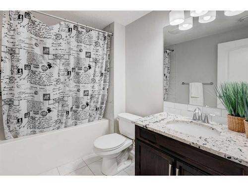 616 Reynolds Crescent Sw, Airdrie, AB - Indoor Photo Showing Bathroom