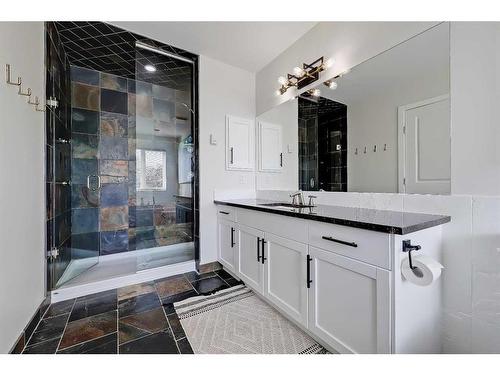 2630 35 Street Sw, Calgary, AB - Indoor Photo Showing Bathroom