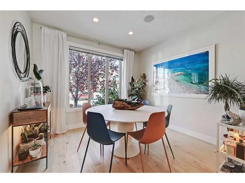 2630 35 Street Sw, Calgary, AB - Indoor Photo Showing Dining Room