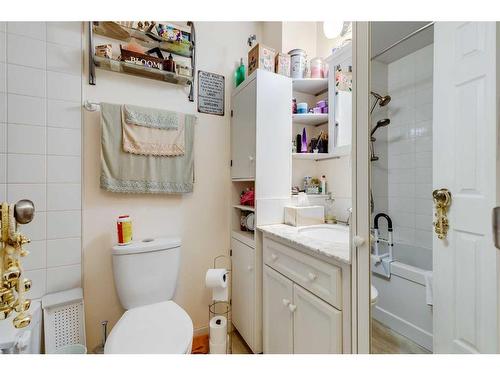 905 Spring Haven Court Se, Airdrie, AB - Indoor Photo Showing Bathroom