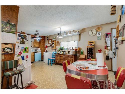 905 Spring Haven Court Se, Airdrie, AB - Indoor Photo Showing Other Room