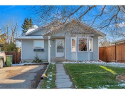 216 Deersaxon Circle SE Calgary, AB T2J 6R5