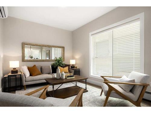 1-923 1 Avenue Nw, Calgary, AB - Indoor Photo Showing Living Room